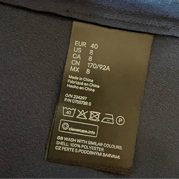 NWT H&M Satin Wrap Flowy Short Sleeve Summer Midi Dress in Dark Blue, size 8 - Picture 8 of 14